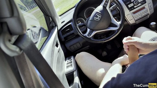 Masturbarsi in un parco urbano PUBBLICO - Masturbazione rischiosa all'aperto