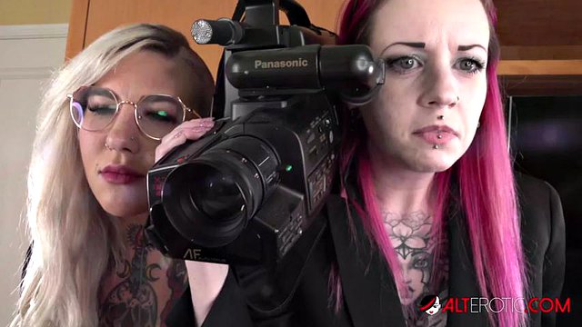 Female Detectives Probe an Alien Pussy Tattoo!