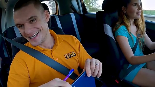 Babe driving cockriding fucked in car to pass test