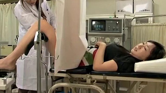 Lesbian Gynecologist ( Voyeur) (Japanese) (Strap-On)