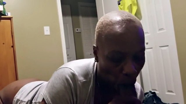 Granny giving head