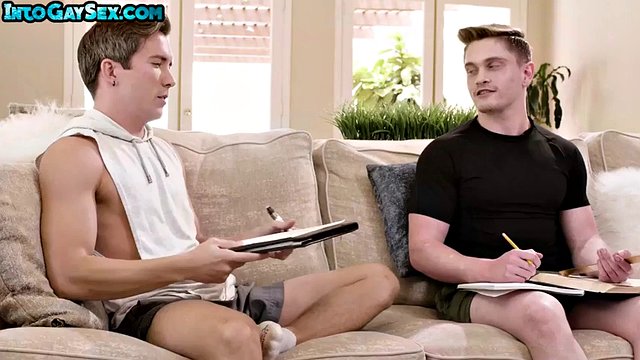 Nympho stud barebacks bottom in asshole in missionary