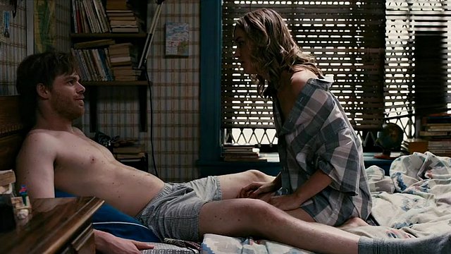 Brie Larsons Hintern in einem Tanga