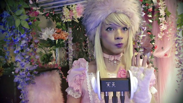 ASMR hand relaxation - binaural experiments with sissy sound
