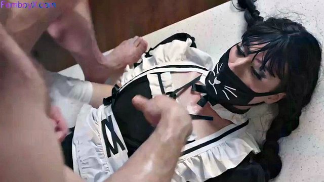 Hizmetçi üniforma femboy ile maske barebacked tarafından üst gaydaddy