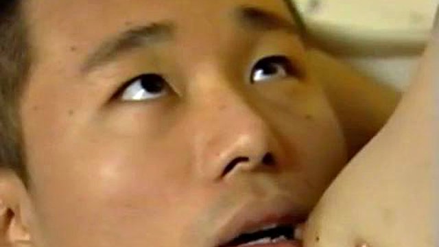 La mamma giapponese scopa il figliastro