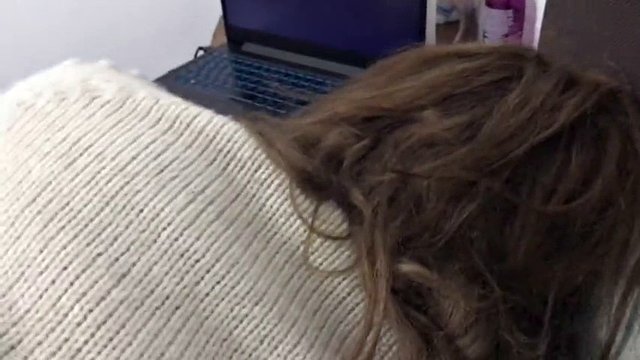 Turbanli a mi madrastra le encanta follar mientras ve películas porno turco