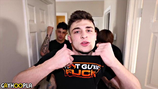Jayden Marcos Devours Str8 Ass