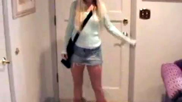 Wannabe cheerleader gets fucked too: Blowjob, Doggy & Hardcore Porn