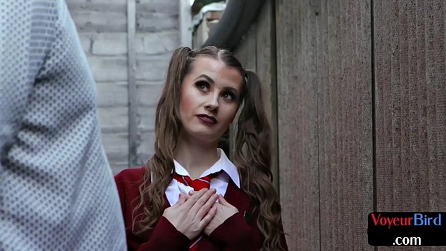 CFNM universidad 21 años voyeur provocando al profesor después de clase