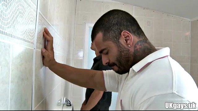 tatuaggio gay sesso orale e sborrata