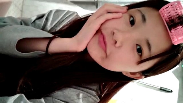 Cute chinese girl masturbation