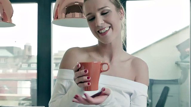 Amateur anal babe gets smashed by BBC lucky dude at home