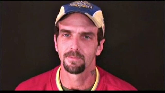 Logan introduserte meg for Scott. Han er en 37 år gammel bygningsarbeider, 6'5", 205lbs. Det ser ut til at han har spørsmål om seksualiteten sin. Kanskje et par av disse øktene vil hjelpe ham med å finne ut av ting.