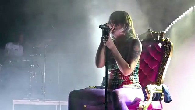 Swedish Singer Flashing Live