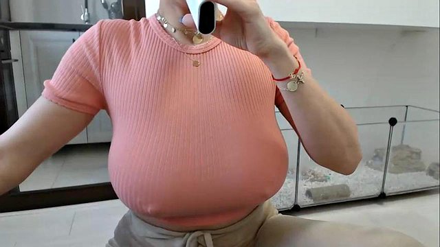 Hyggelig erting: store pupper, babe og blonde porno