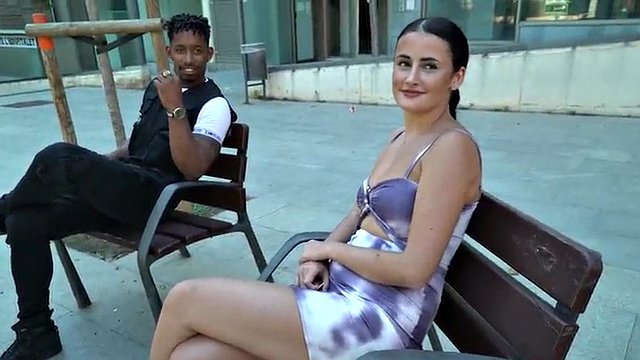 Even in public, pornstar Penelope Cruz sucks cock perfectly!