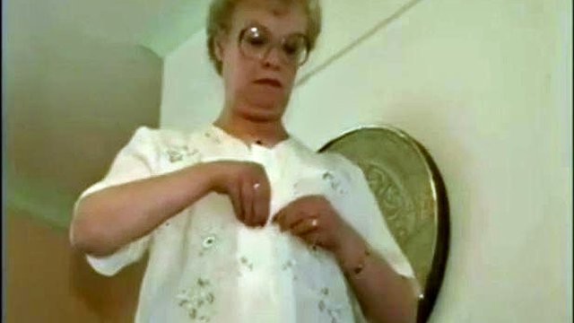 La nonna britannica si stringe lentamente