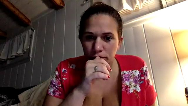 Dream mature wife Roxy - big milky tits 5