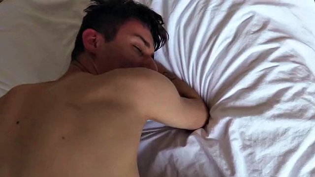 Shy college student gives his virgin ass to a stranger for a huge amount of money - BIGSTR
