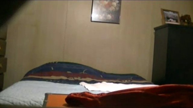 mamma tradisce papà nel suo stesso letto