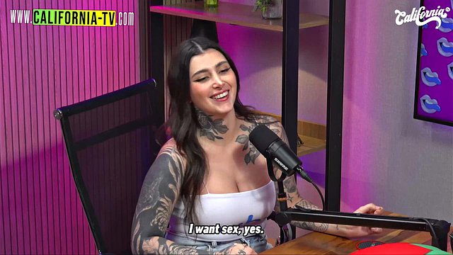 Lulu Valotta'nın Büyük Memeli Lezbiyen ASMR Mastürbasyon Festivali