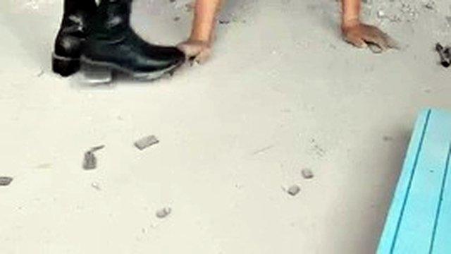 Chinese trampling 01