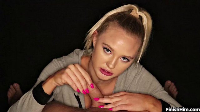 POV-Blowjob von Paisley Porter