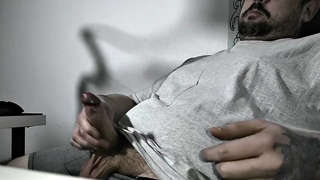 Cum in my beard with a lot of precum and moaning