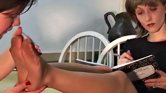 boss dina & lala - lesbian nylon & bare foot worship