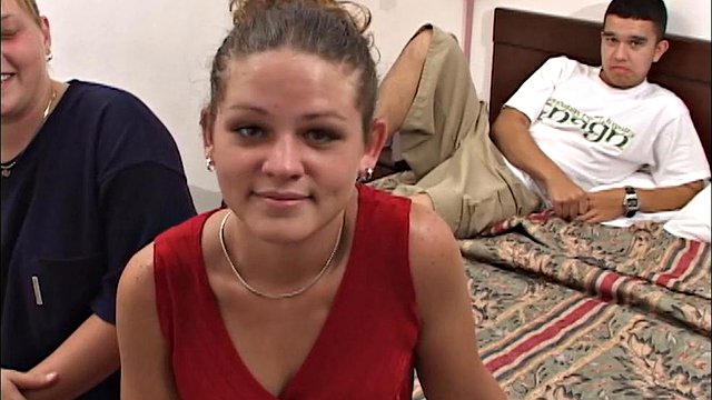 Oso borracho y macizos de dormitorio en acción tórrida en el patio trasero