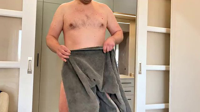 Real cheating wife with her friend while wife is in the store - Russian amateur with conversations