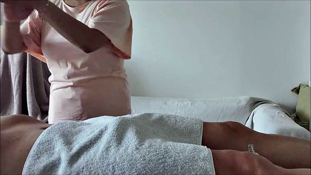 Massagem asiática completa em salão de massagem com cumplay (sala 6)