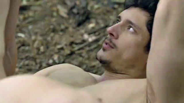 Ztracený Edward Tarrant vysává cizincovo péro a odveze se domů zdarma