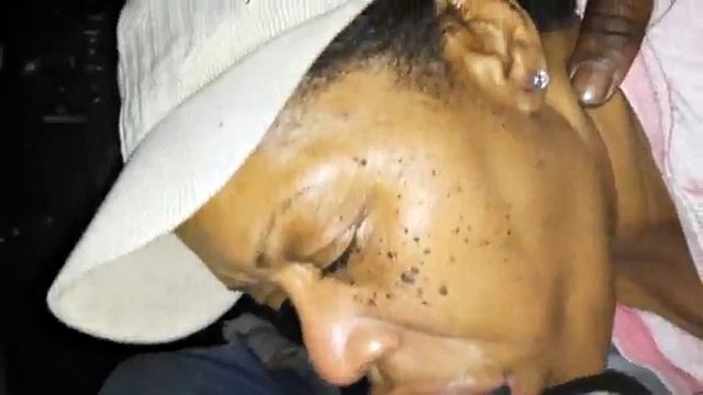 Ebony granny Gumjob