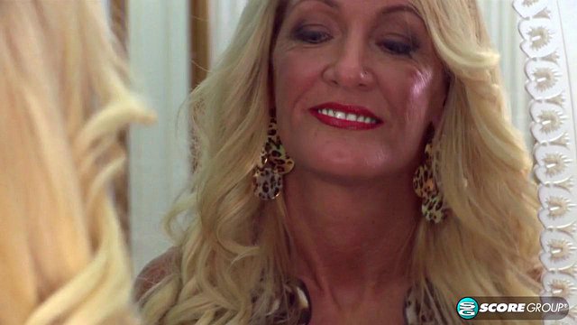 Barbi Banks Takes Creampie