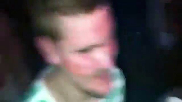 svenska 19 år gammal slampa knullar offentligt