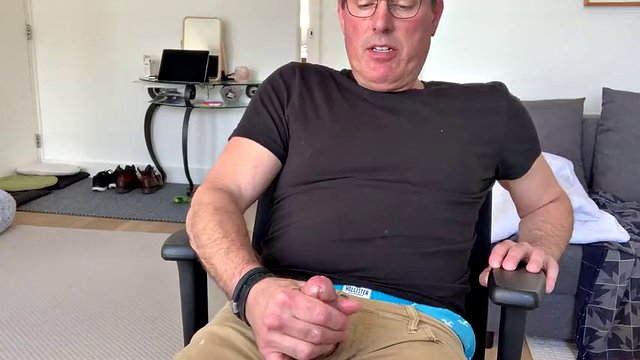 I talk about jerking-off with a circumcised cock, vs. uncut cock. JOI - Jerk Off Instructions, in my jeans, boxers