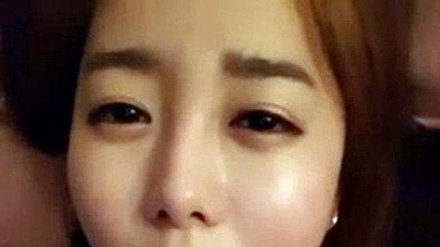 bela camgirl coreana se molha