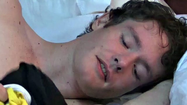 Twink umrandet und gefickt