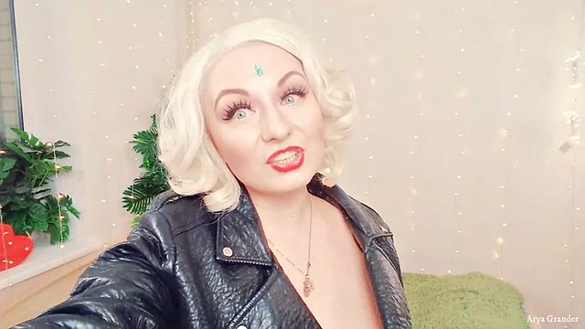 CUCKOLD FemDom POV vídeos pornô gratuitos - loira sexy MILF - conversa suja e humilhação