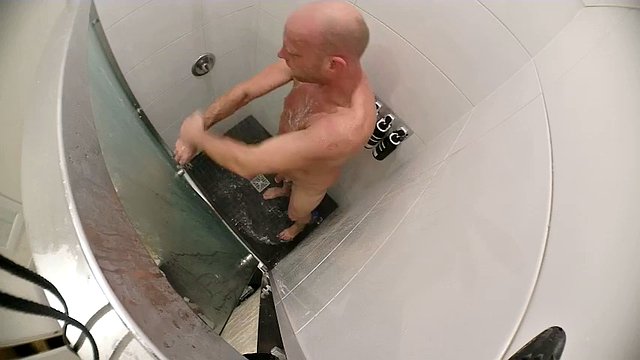 Hot Yoga Spa e doccia uomo Cam