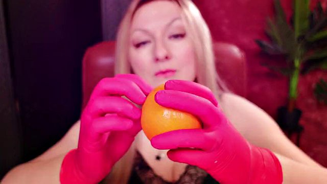 ASMR: gants infirmières et mangeant des oranges! Arya plus grand