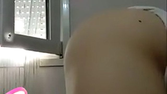 SEXY ASS AND HOT BODY OF RUSSIAN TEEN ON VIDEO