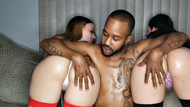 Chris Cardio worships the asses of Anna Claire Clouds and Kira Rose