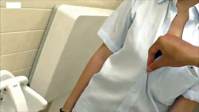 Японский+подросток+хр+в+The+Public+ванная комната: любитель, аматуер и порно Eporner
