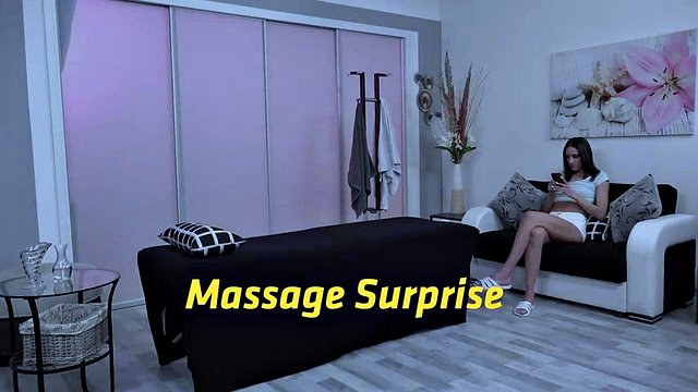 Vipissy - Massage Surprise - Pissing Lesbians