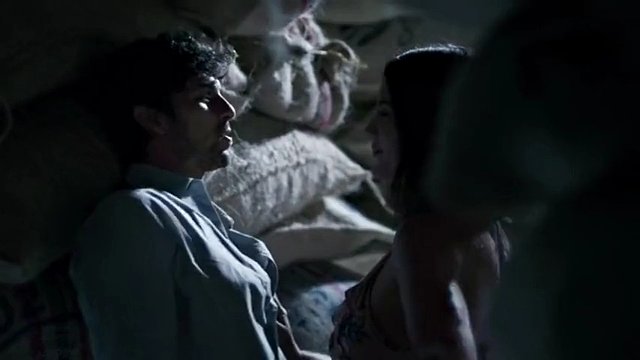 Brincando com fogo (Brincar com fogo) complicação da cena de sexo