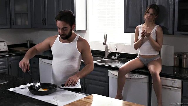 bro sis enjoying hardcore in kitchen