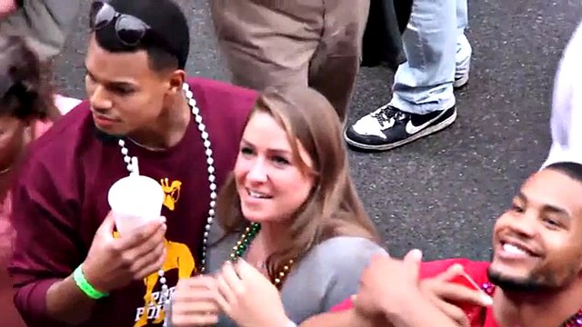 coed flashers invade mardi gras